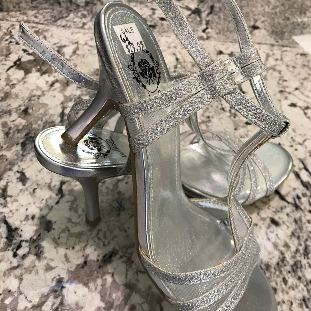 Silver shoes - Picture 6 of 13